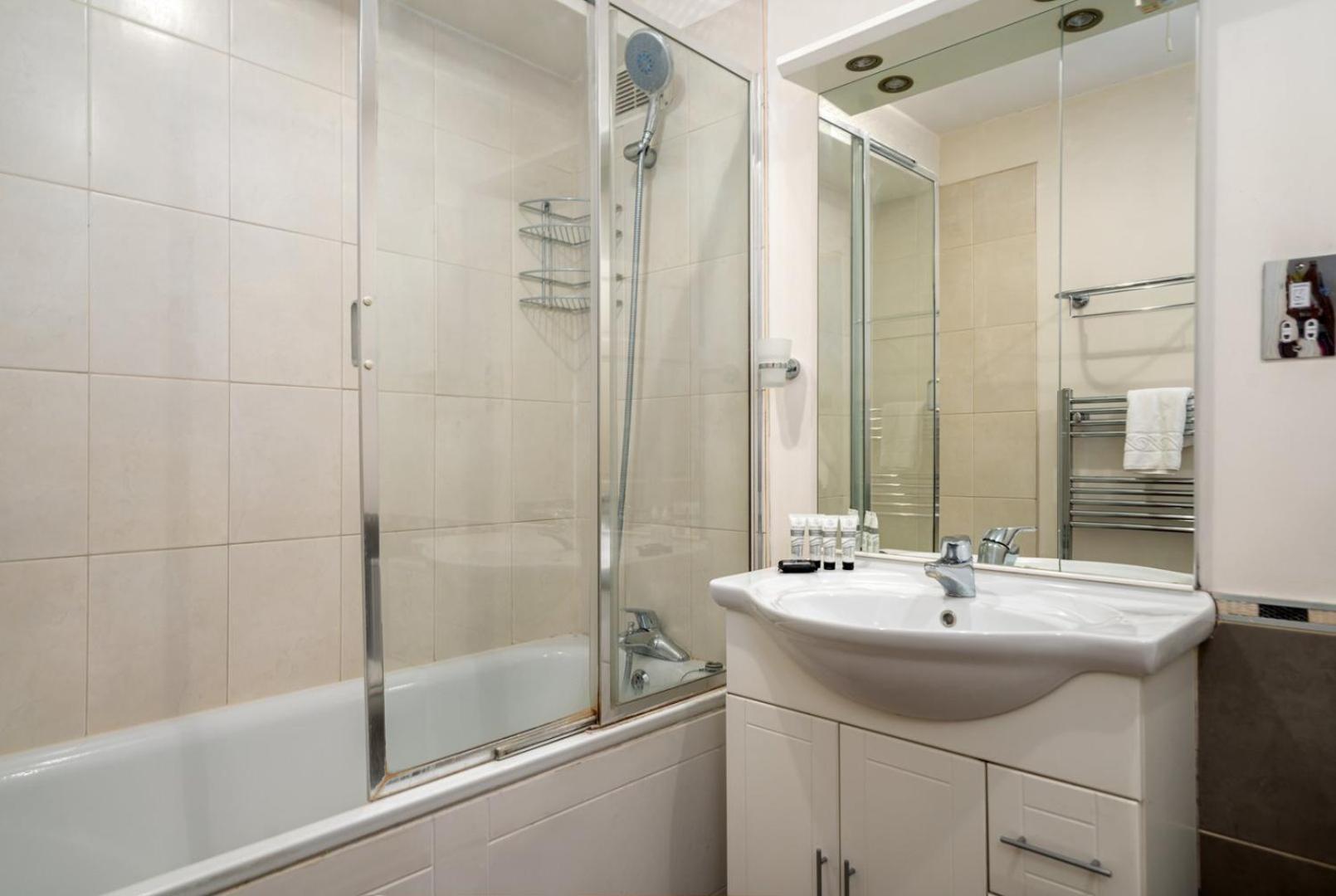 Guestready - Lovely Duplex With Patio In Southbank Appartement Londen Buitenkant foto